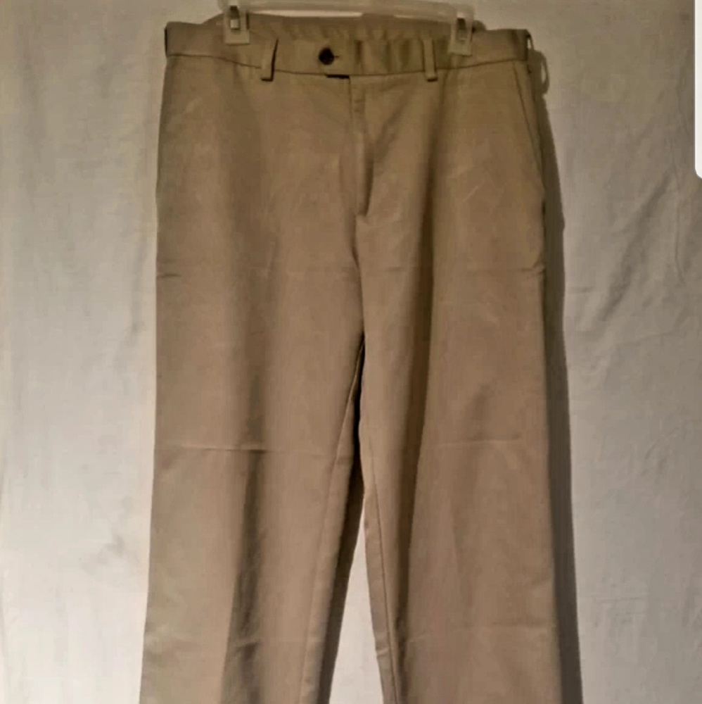 Tan EUC. izod golf pants